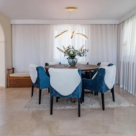 בית נופש Lag - Spacious Townhouse With Private Jacuzzi And