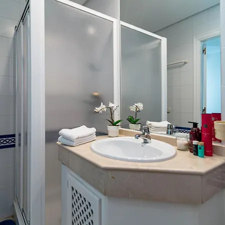 Lag - Spacious Townhouse With Private Jacuzzi And בית נופש מארבלה