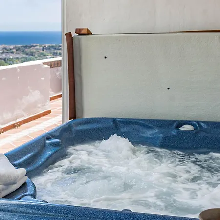 Lag - Spacious Townhouse With Private Jacuzzi And בית נופש מארבלה