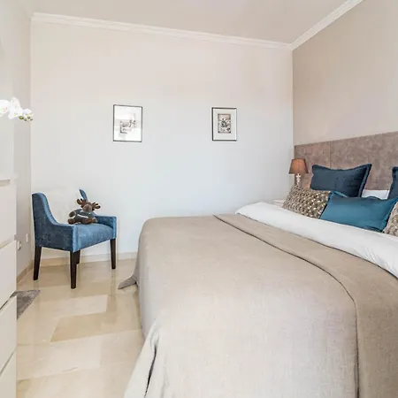 Lag - Spacious Townhouse With Private Jacuzzi And