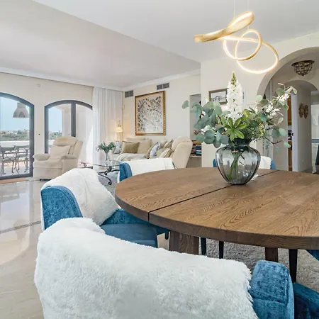 Holiday home Lag - Spacious Townhouse With Private Jacuzzi And Marbella