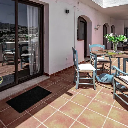 Lag - Spacious Townhouse With Private Jacuzzi And