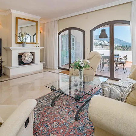 Lag - Spacious Townhouse With Private Jacuzzi And Holiday home